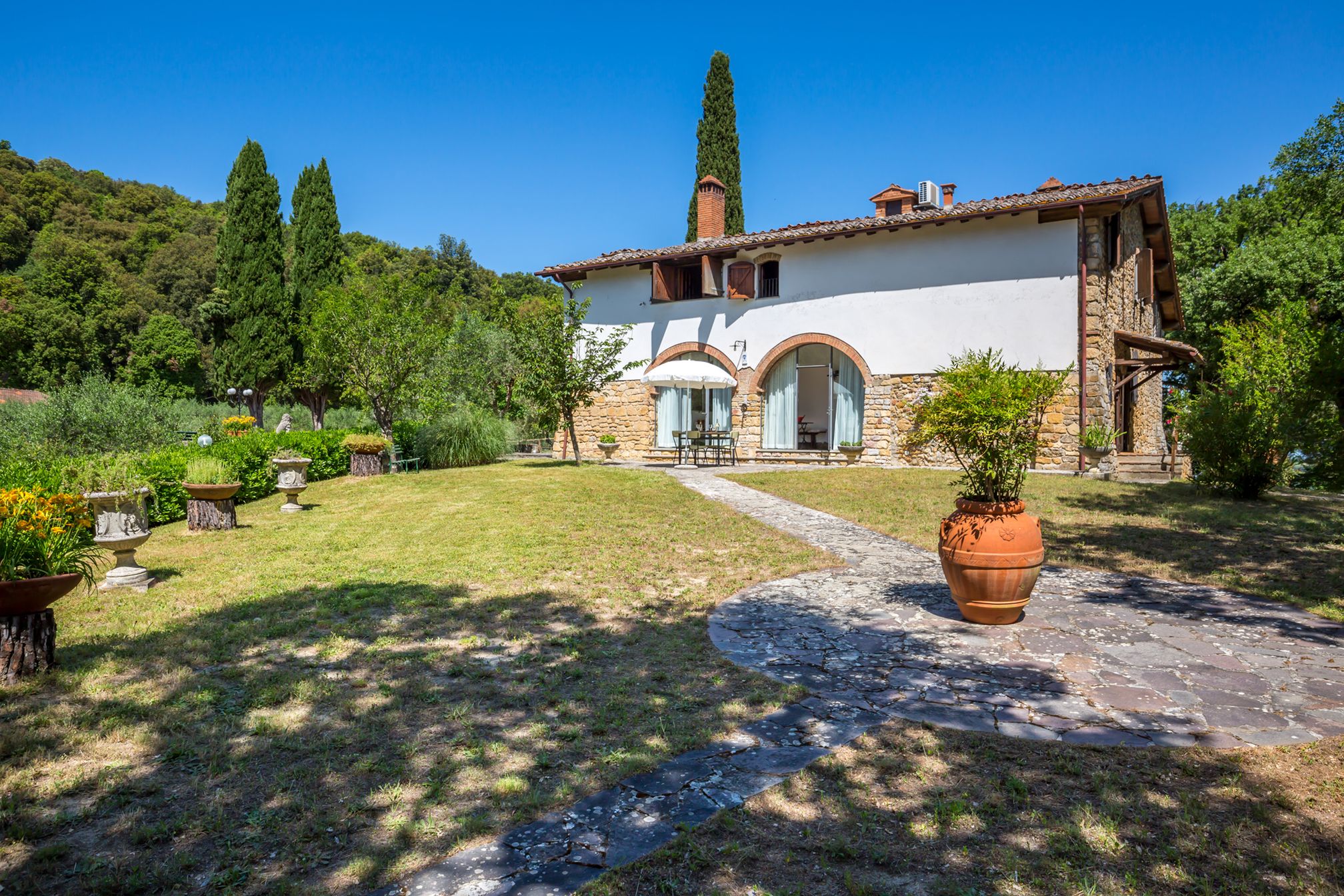 villa for sale asciano crete senesi